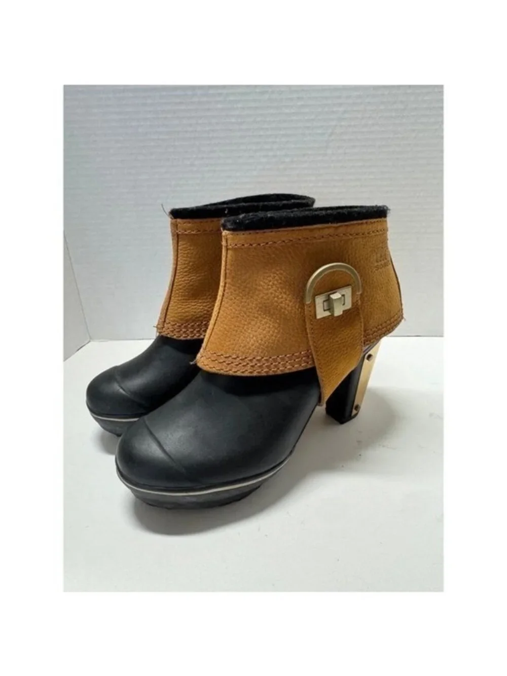 Sorel Medina III Rain Boots Black Tan Gold Heel Ankle Booties Womens 6.5 - Picture 1 of 9